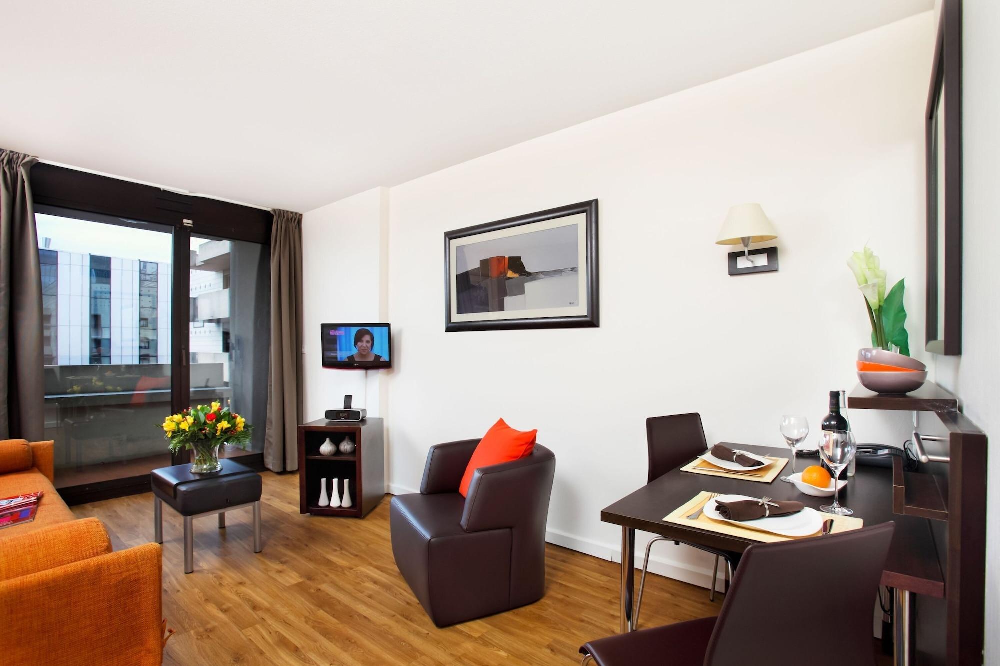 Aparthotel Citadines La Défense Paris Courbevoie Esterno foto